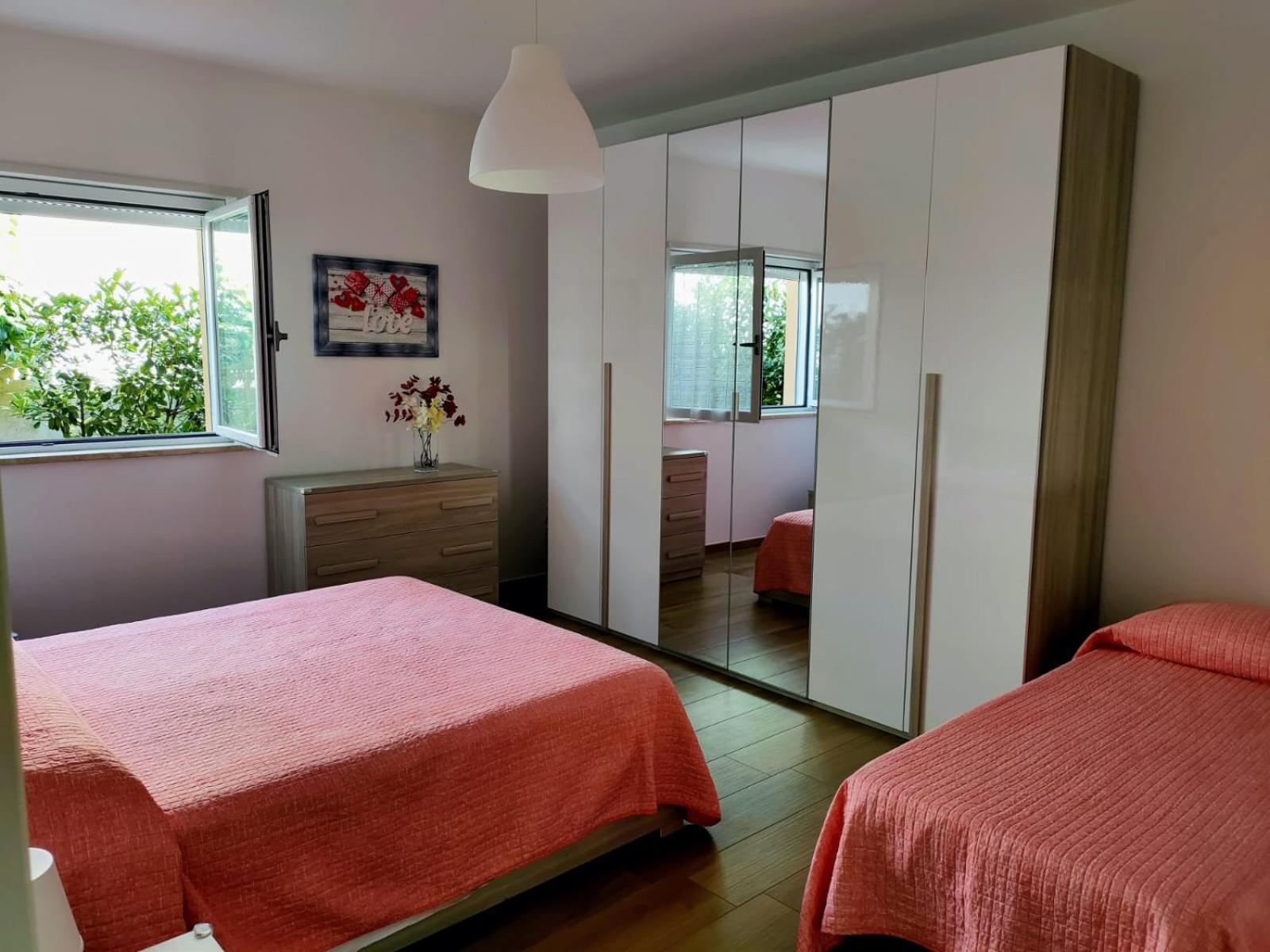 Villino Maria Pia, Appartamento In Villino In Centro Storico 拉奎拉 外观 照片